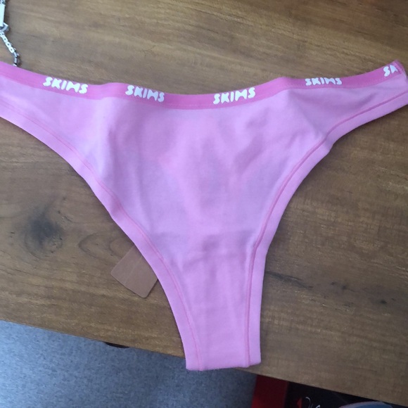 Skims Logo Bralette & Thong Bundle - Picture 12 of 13